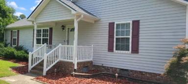 Main picture of 104 Halle Ct