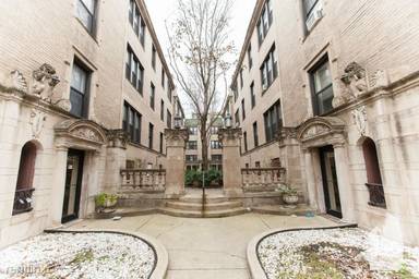 Main picture of 617 W Melrose St