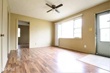 Main picture of 2010 N 40th St