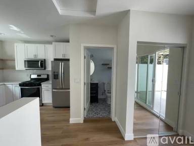 Main picture of 5256 Beeman Ave