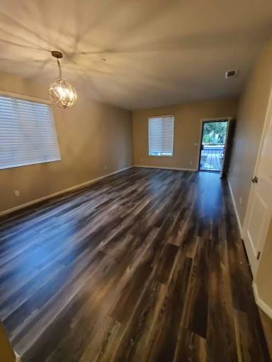 Main picture of 140 Feverfew St