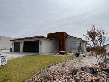 Main picture of 3126 E Fuchsia Dr