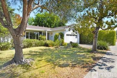 Main picture of 969 Madison Dr