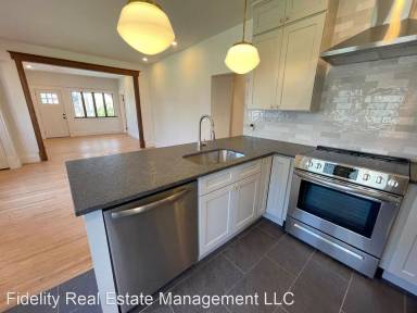 Main picture of 86 Beacon St