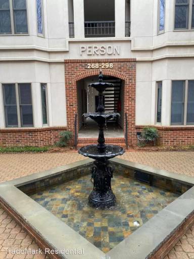 Main picture of 282 E Davie St