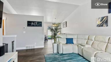 Main picture of 1375 E Rachel Way