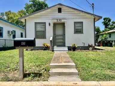 Main picture of 232 Comacho St
