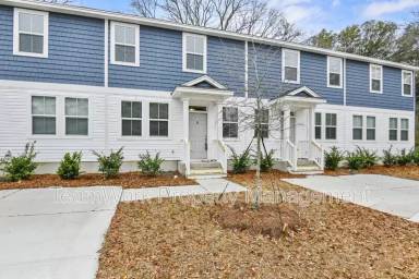 Main picture of 101 Langley Dr