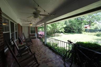 Main picture of 412 Brookside Dr
