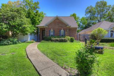 Main picture of 112 Kensington Ct