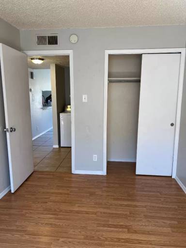 Main picture of 920 San Pedro Dr SE