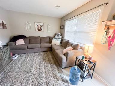 Main picture of 900A-B E Market St