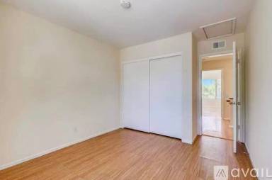 Main picture of 5642 Elwood Cir