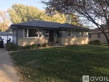 Main picture of 3919 73rd St