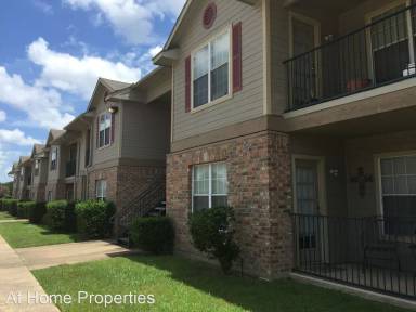Main picture of 100 Deacon Dr