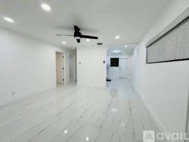 Main picture of 5233 N Andrews Ave