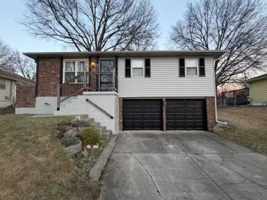 Main picture of 3909 S Marshall Dr