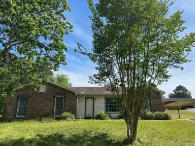 Main picture of 2902 McNeese Dr
