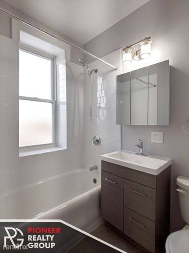 Main picture of 5900 Kenmore Apartments