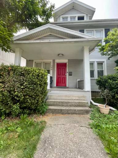 Main picture of 144 W Fairview Ave