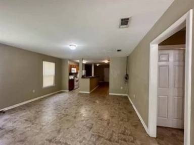 Main picture of 2273 Carolina St