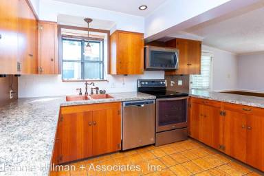 Main picture of 3353 Pelham Rd