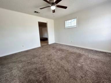 Main picture of 3119 Jarvis St