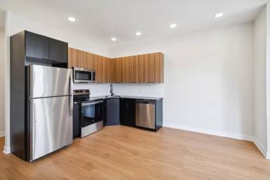 Main picture of 4145 W Girard Ave