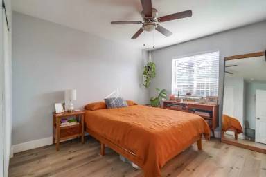 Main picture of 1331 East Ln