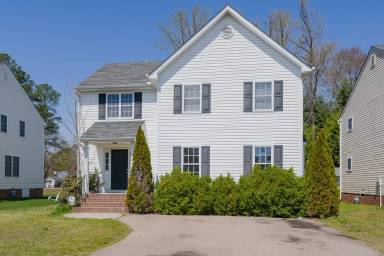 Main picture of 2916 Greenway Ave