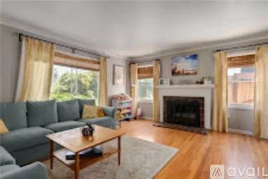 Main picture of 3070 Grand View Ave