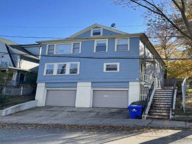 Main picture of 12 Iroquois St