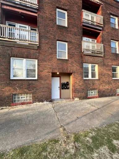 Main picture of 8609 Kenmore Ave