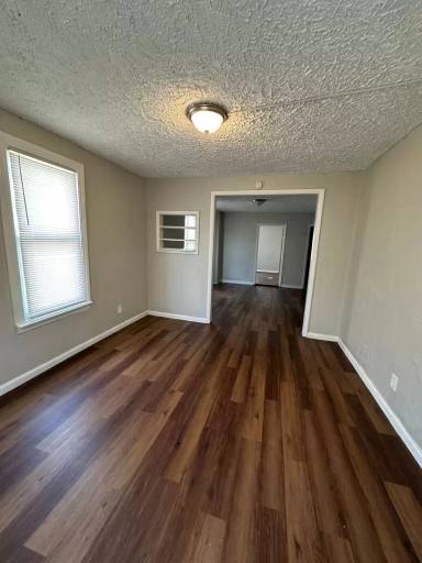 Main picture of 5911 Lexington Ave