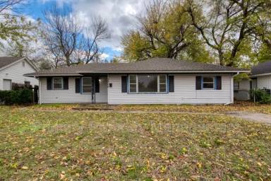 Main picture of 3004 Somerset Pl
