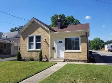 Main picture of 210 E 38th St