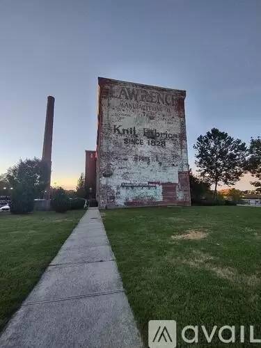 Main picture of 52 Lawrence Dr