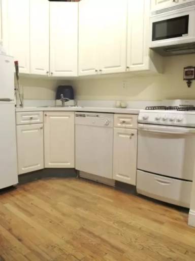 Main picture of 255 West 10th St