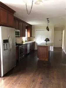 Main picture of 883 Baldwin Rd