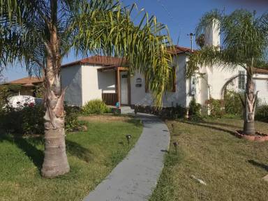 Main picture of 4849 Lyon St
