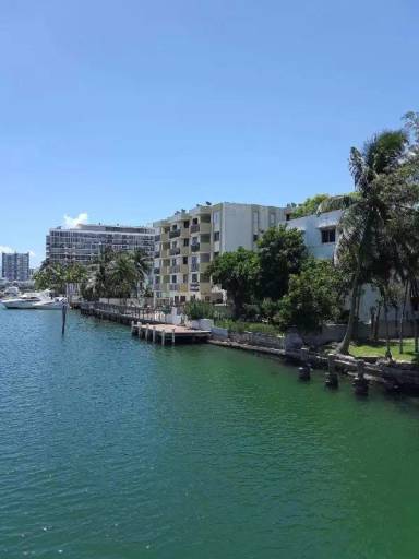 Main picture of 6922 Bay Dr