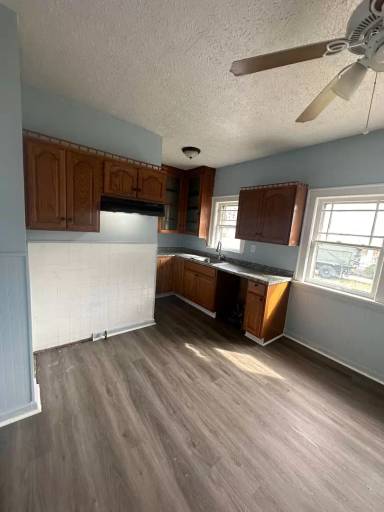Main picture of 5130 Theodore St