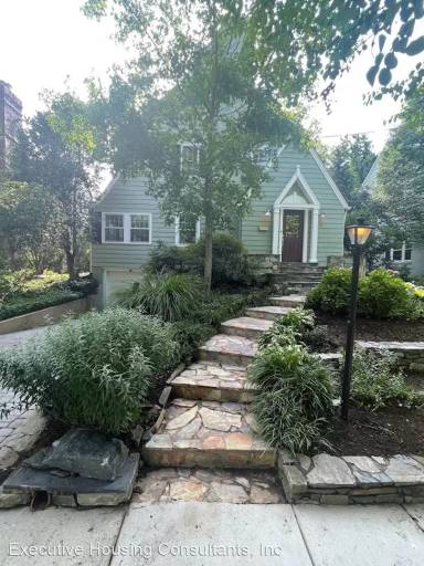 Main picture of 6917 Woodside Pl