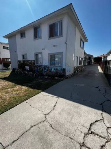 Main picture of 16911 Yukon Avenue