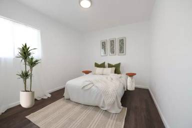Main picture of 754 S Mott St