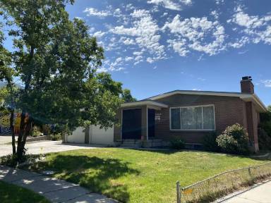 Main picture of 2250 E Bryan Cir