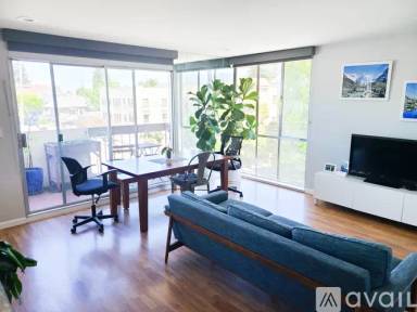 Main picture of 4099 Howe St