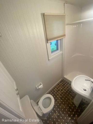 Main picture of 312 W Springfield Ave