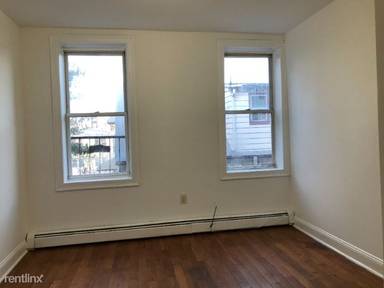 Main picture of 23 E 17th St