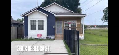 Main picture of 3802 Rebecca St